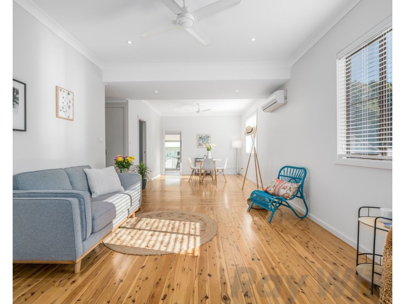 13A Anzac Parade, Toronto NSW 2283