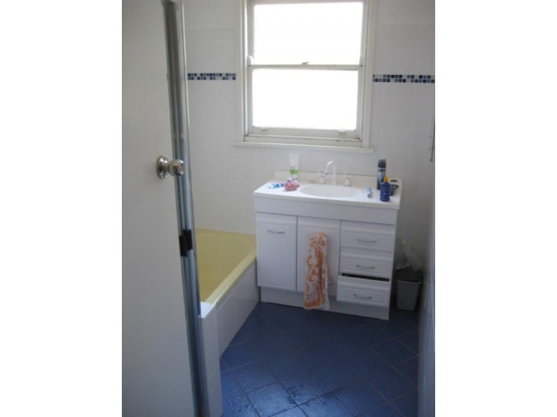 15 Coal Point Road, Coal Point NSW 2283