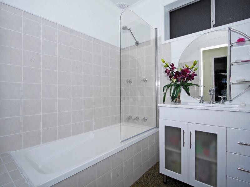 112 Bay Road, Bolton Point NSW 2283