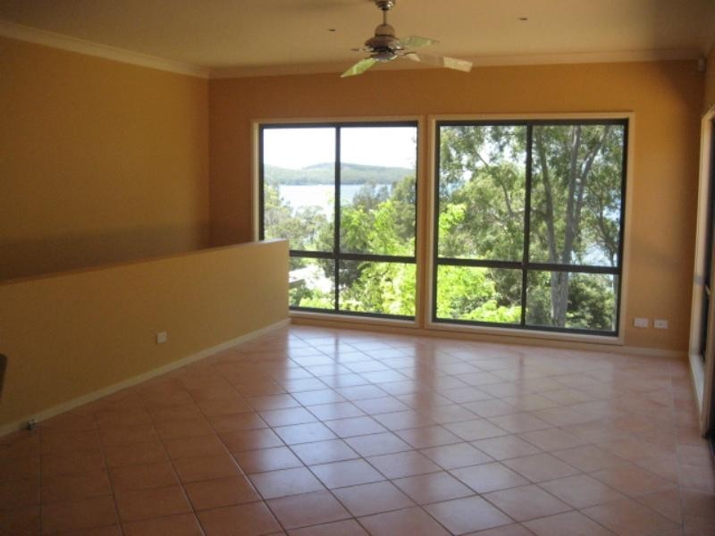 12A Macquarie Street, Bolton Point NSW 2283