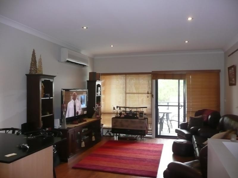 1/213 Excelsior Parade, Toronto NSW 2283