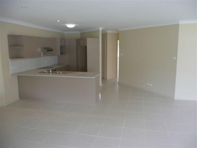 75a Bay Road, Bolton Point NSW 2283