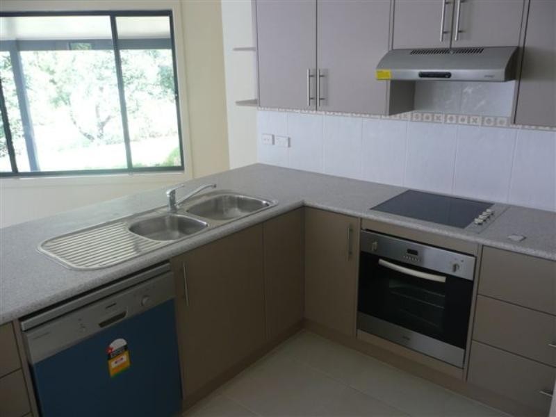 75a Bay Road, Bolton Point NSW 2283
