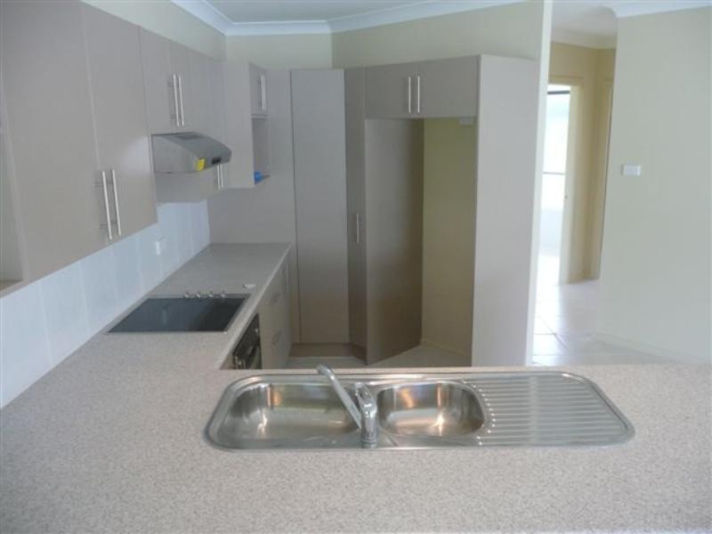 75a Bay Road, Bolton Point NSW 2283