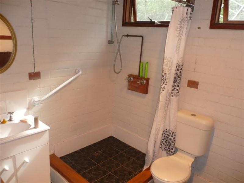 210 Coal Point Road, Coal Point NSW 2283