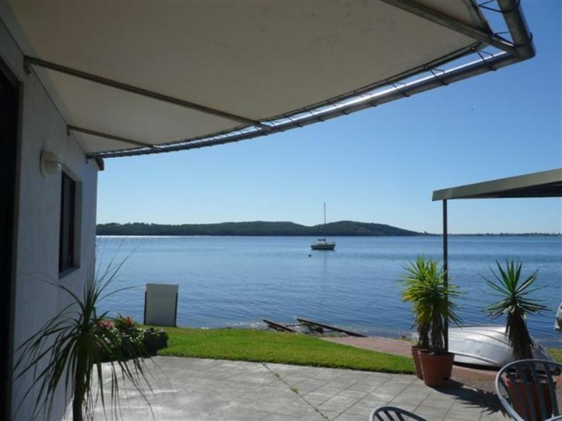 1 Whitelocke Street, Coal Point NSW 2283