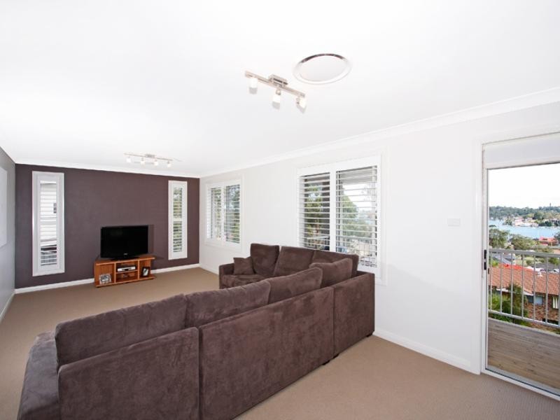 31 Somersham Avenue, Fishing Point NSW 2283