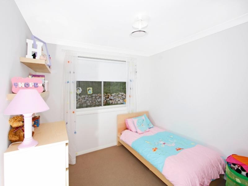 31 Somersham Avenue, Fishing Point NSW 2283