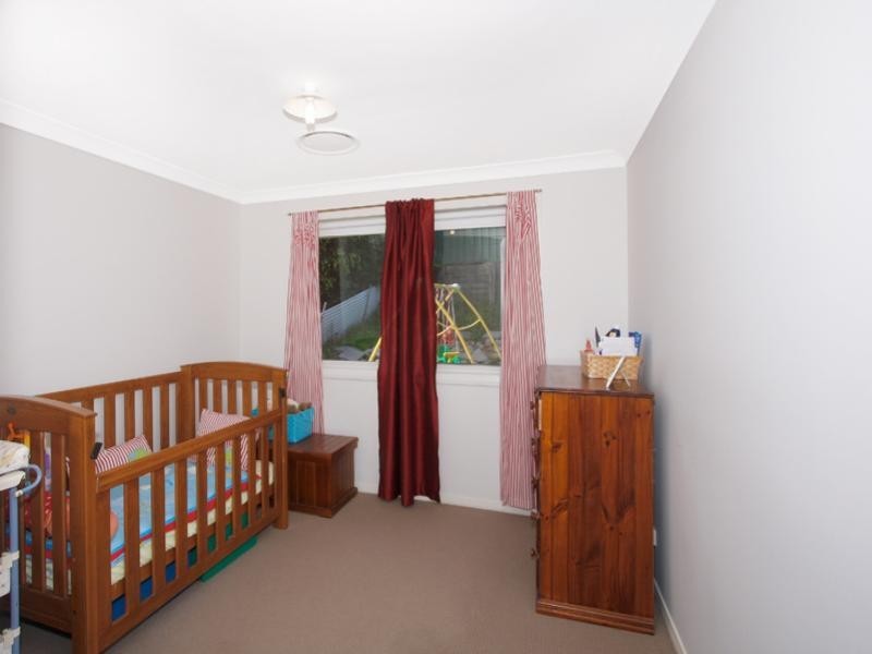 31 Somersham Avenue, Fishing Point NSW 2283