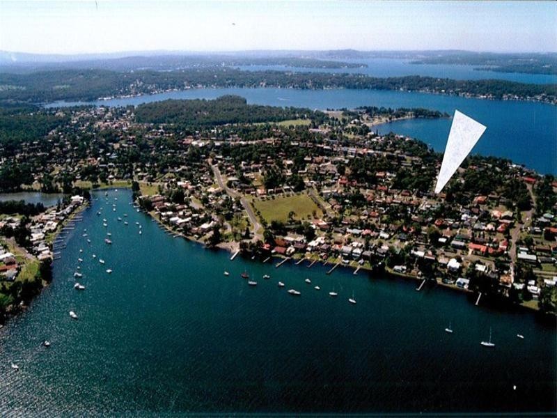 31 Somersham Avenue, Fishing Point NSW 2283