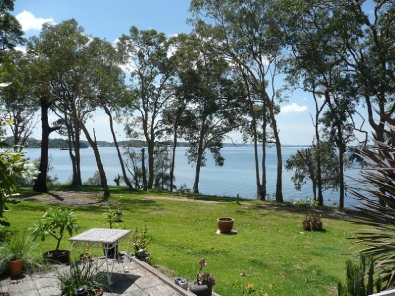 203 Watkins Road, Wangi Wangi NSW 2267