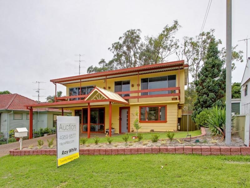 112 Bay Road, Bolton Point NSW 2283