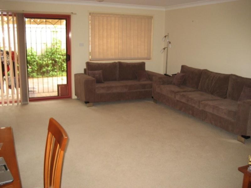 6 Oakhamtpon Avenue, Carey Bay NSW 2283