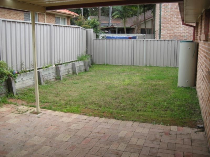 6 Oakhamtpon Avenue, Carey Bay NSW 2283