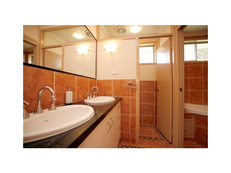 59 Fishing Point Road, Fishing Point NSW 2283