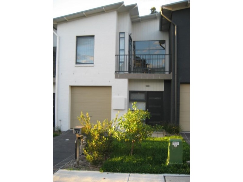 37 Kestral Circuit, Shortland NSW 2307