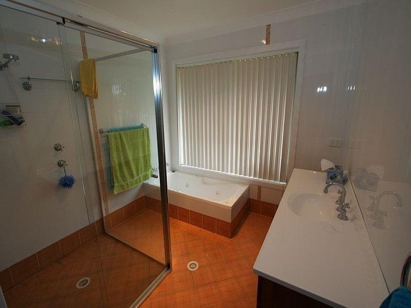 35 Brougham Avenue, Fennell Bay NSW 2283