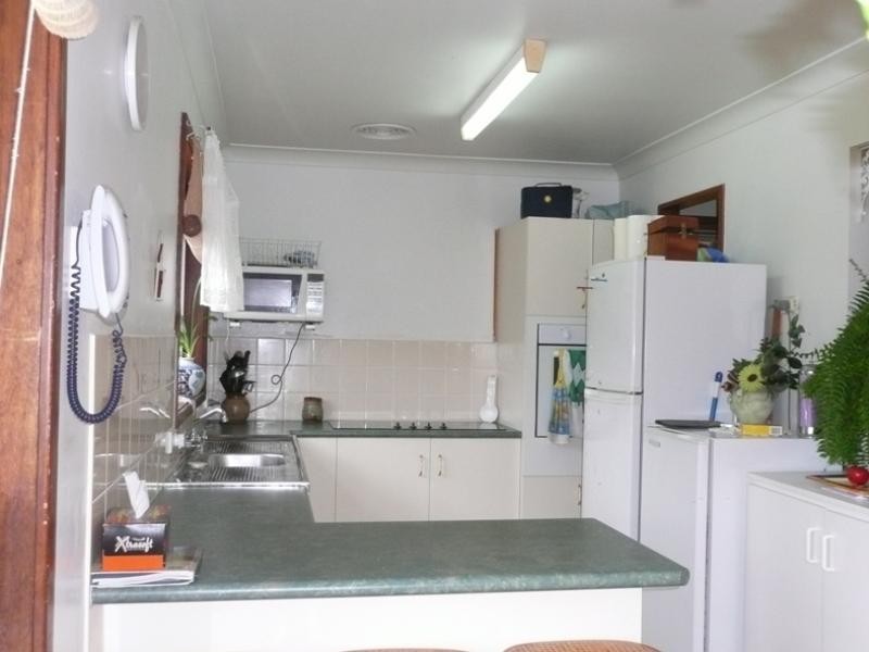 2 Wyera Crescent, Carey Bay NSW 2283