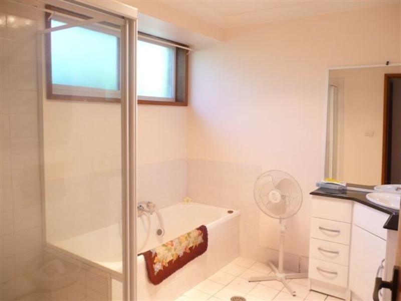 17 Leeward Close, Woodrising NSW 2284