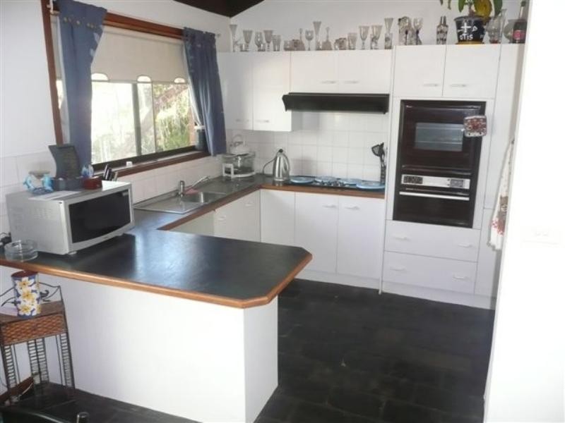 124 Bay Road, Bolton Point NSW 2283