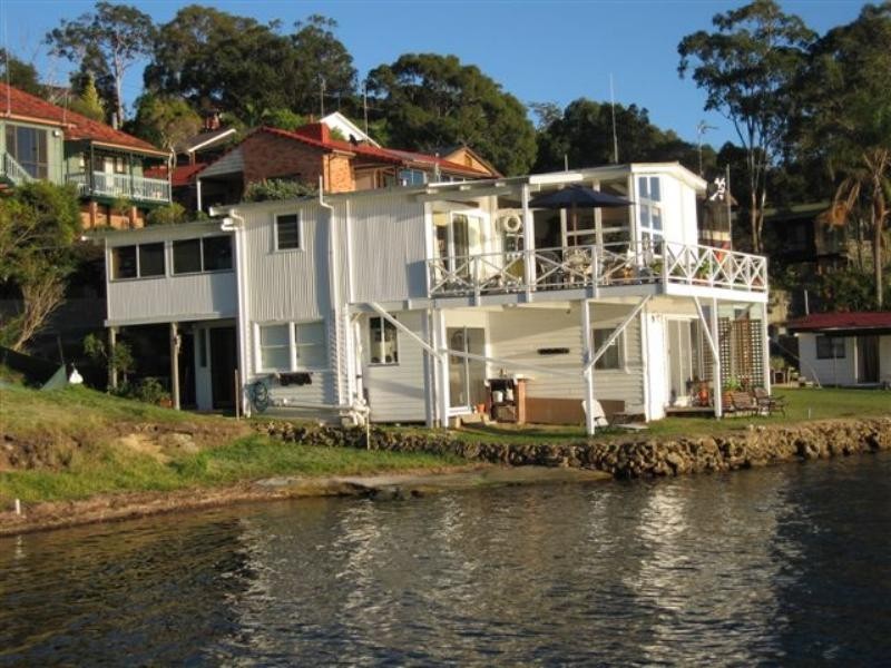 207 Fishing Point Road, Fishing Point NSW 2283