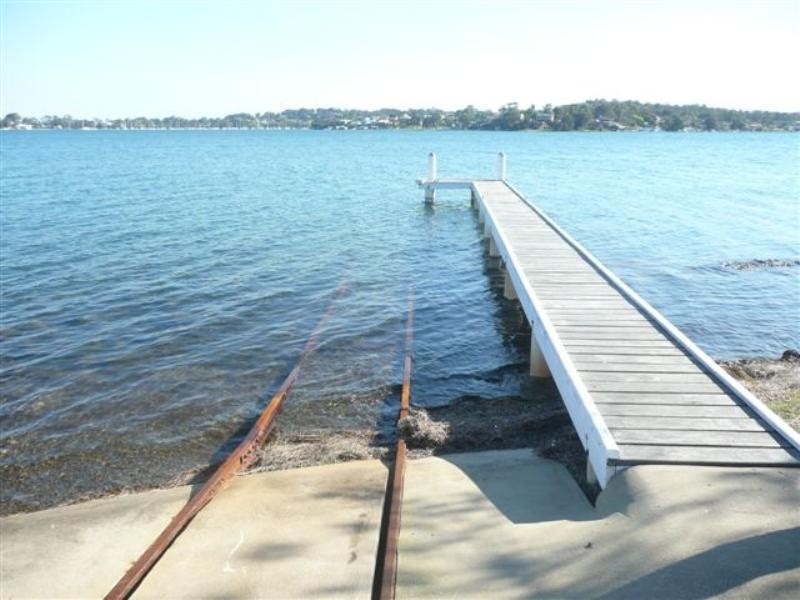 52 Sealand Road, Fishing Point NSW 2283