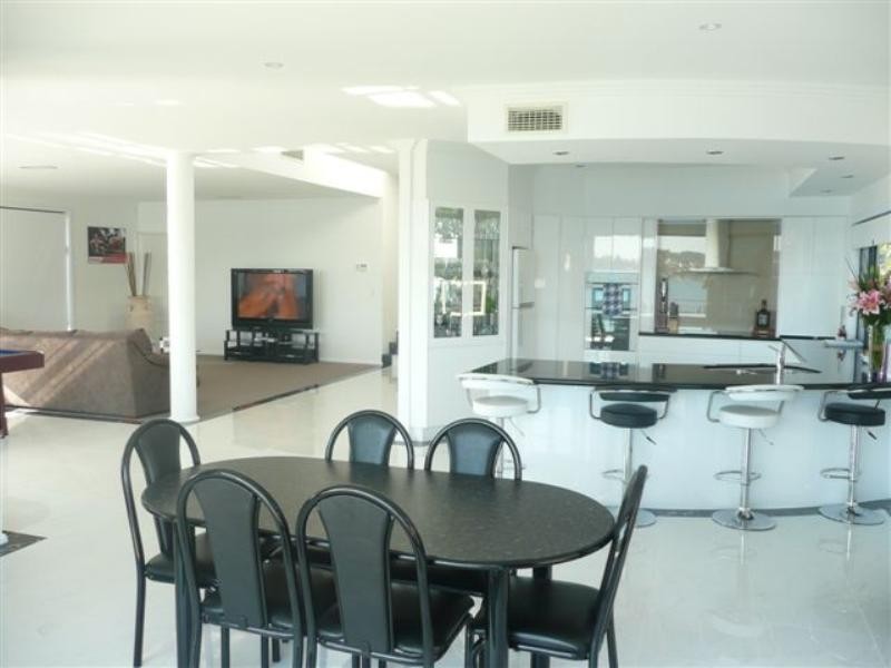 52 Sealand Road, Fishing Point NSW 2283