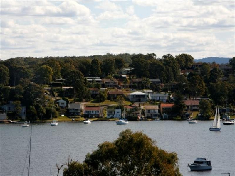 66 Alkrington Avenue, Fishing Point NSW 2283