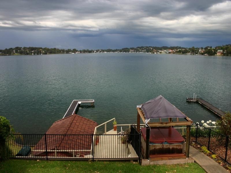 46 Sealand Road, Fishing Point NSW 2283