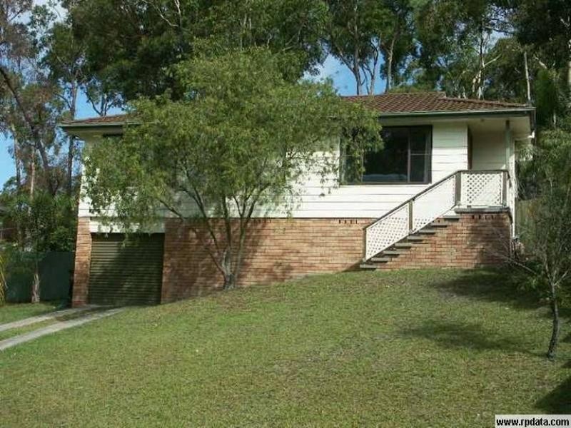 17 Southern Cross Drive, Woodrising NSW 2284