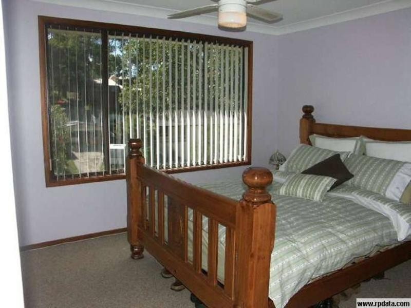 17 Southern Cross Drive, Woodrising NSW 2284