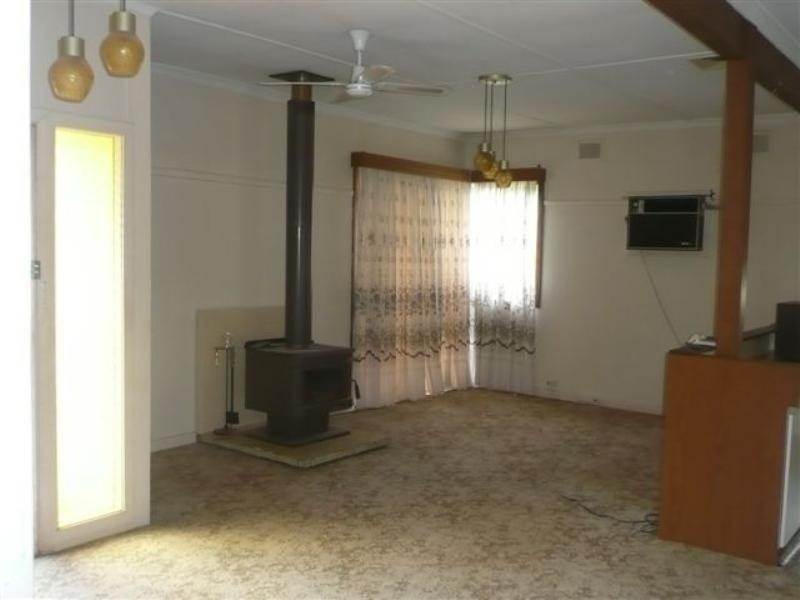 65 Middlepoint Road, Bolton Point NSW 2283