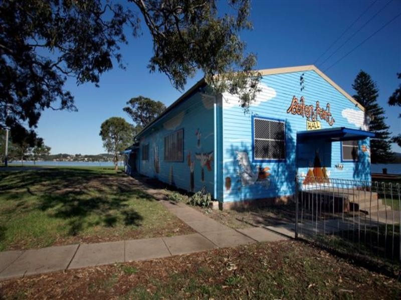 65 Middlepoint Road, Bolton Point NSW 2283