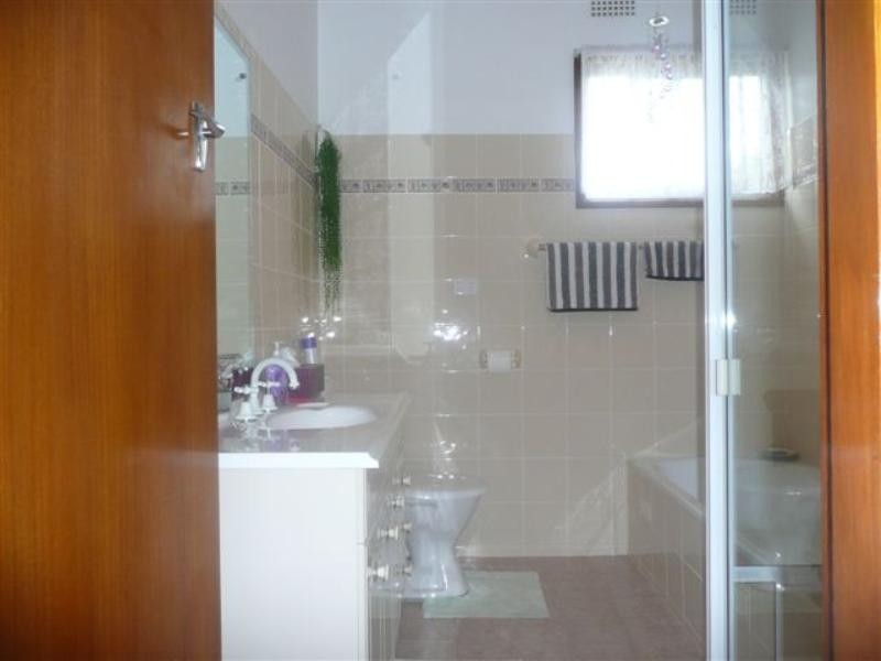 106 Bay Road, Bolton Point NSW 2283