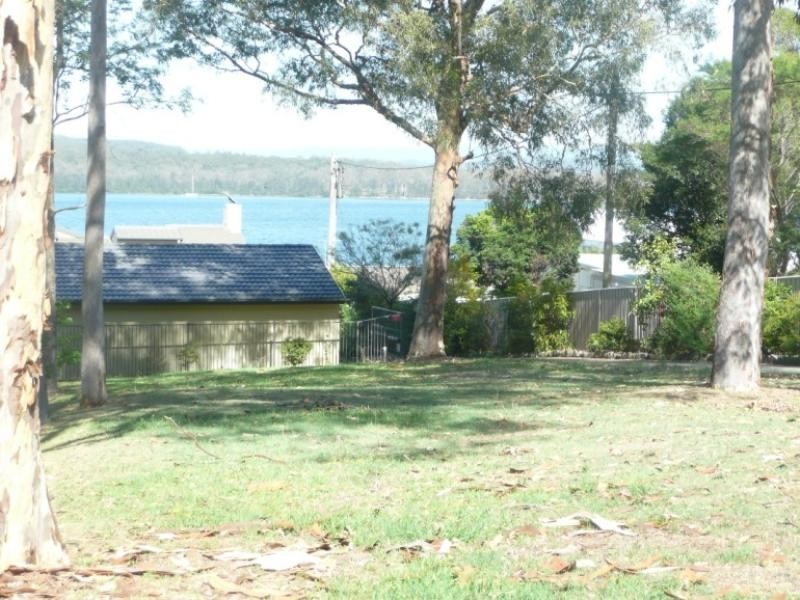 119 Coal Point Road, Coal Point NSW 2283