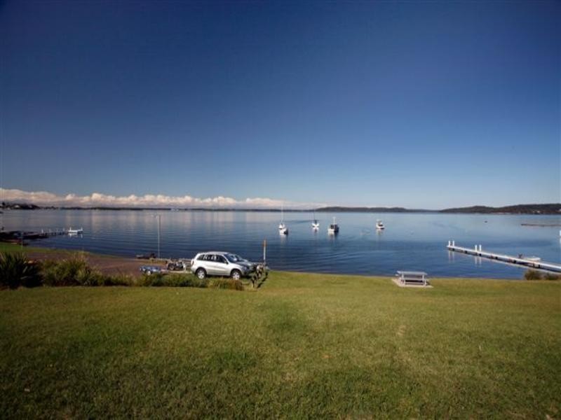 119 Coal Point Road, Coal Point NSW 2283