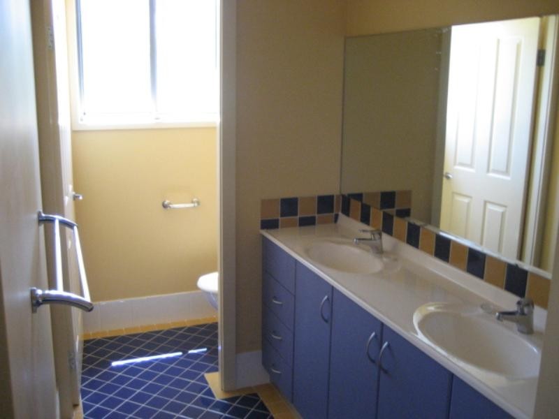 12a Macquarie Street, Bolton Point NSW 2283