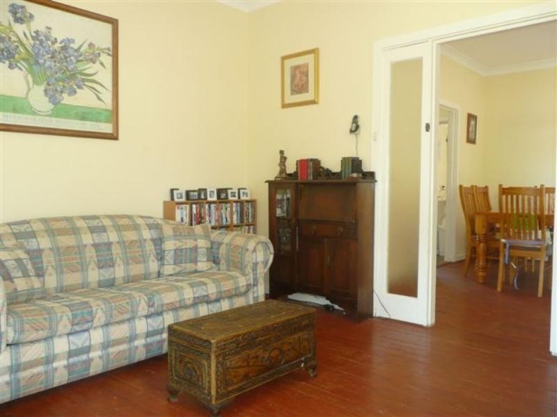 1 Coal Point Road, Coal Point NSW 2283