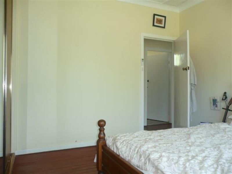 1 Coal Point Road, Coal Point NSW 2283