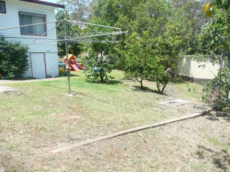 1 Coal Point Road, Coal Point NSW 2283