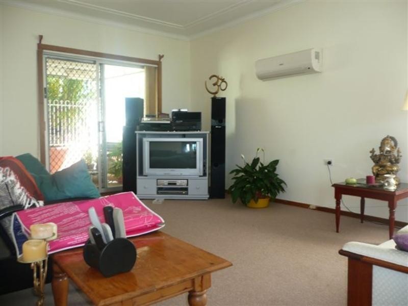 9 Wattle Street, Bolton Point NSW 2283