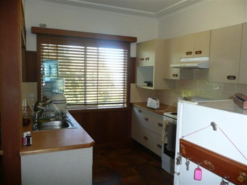 9 Wattle Street, Bolton Point NSW 2283