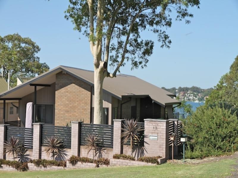 13 Bolton Point Road, Bolton Point NSW 2283