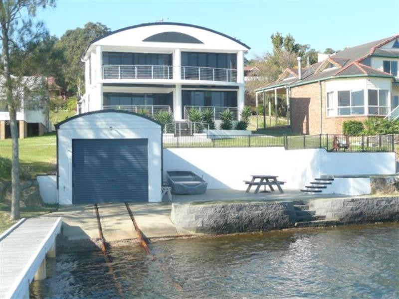 52 Sealand Road, Fishing Point NSW 2283