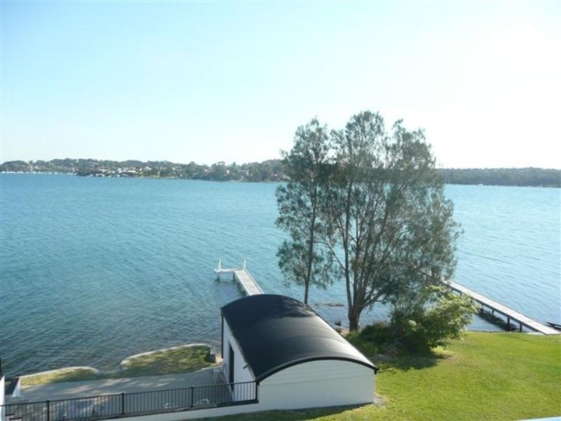 52 Sealand Road, Fishing Point NSW 2283