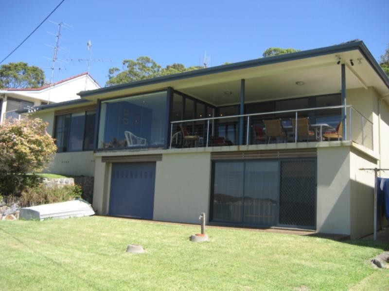 12 Macquarie Street, Bolton Point NSW 2283