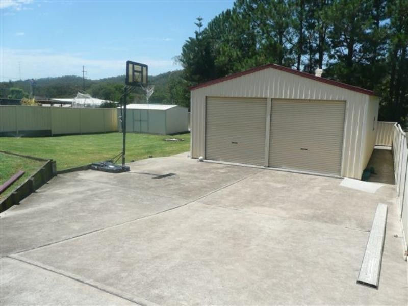 8 Gosford Street, Awaba NSW 2283