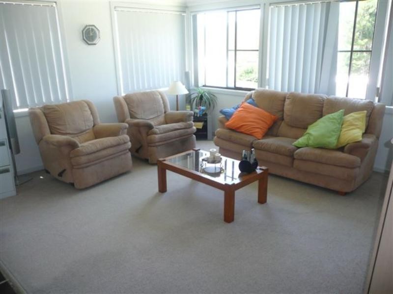 8 Gosford Street, Awaba NSW 2283