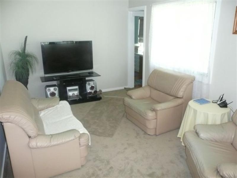 8 Gosford Street, Awaba NSW 2283