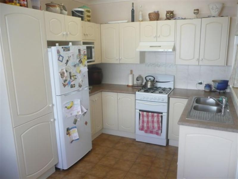 27 Sandra Street, Fennell Bay NSW 2283